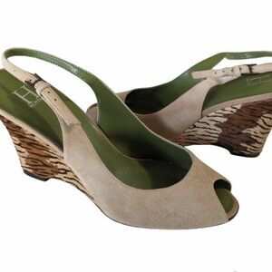 Women's Hilfiger Suede Slingback Tiger Stripe Wedge. Size 7 M